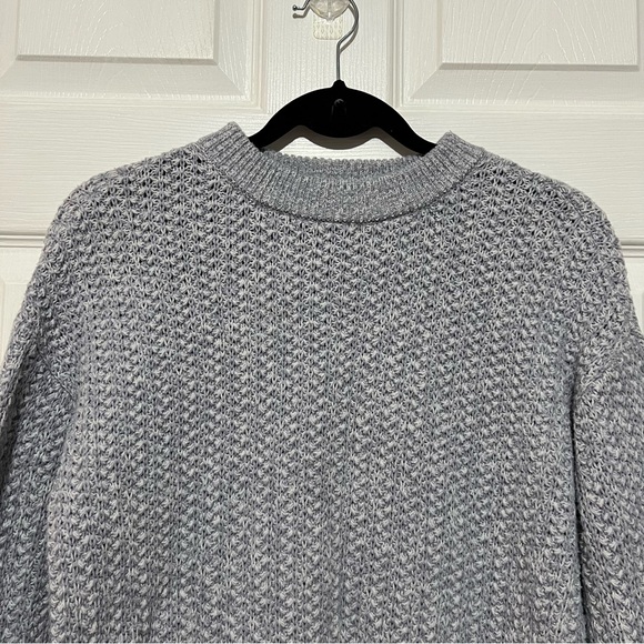 💗 Universal Thread - Women’s Knitted Sweater - Picture 2 of 10